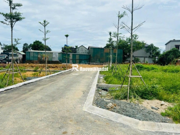 Bán lô góc chợ Phú Cát, tâm điểm hạ tầng đón sóng Metro 5 Hòa Lạc