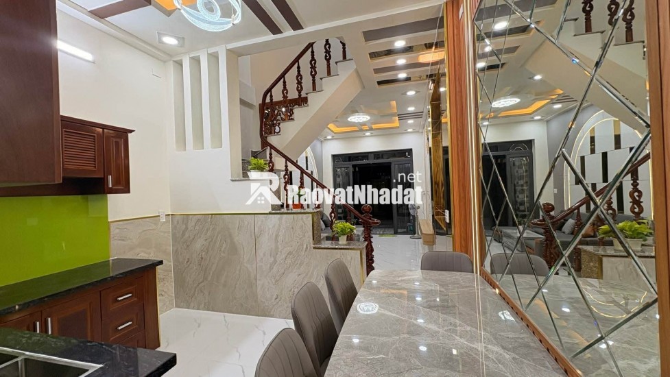 NHÀ ĐẸP-GIÁ TỐT NHÀ MỚI ĐẸP LUNG LINH 3 TẦNG-HẺM OTO 5m-HIỆP THÀNH-Q12- 5,x TỶ (x nhỏ xíu)