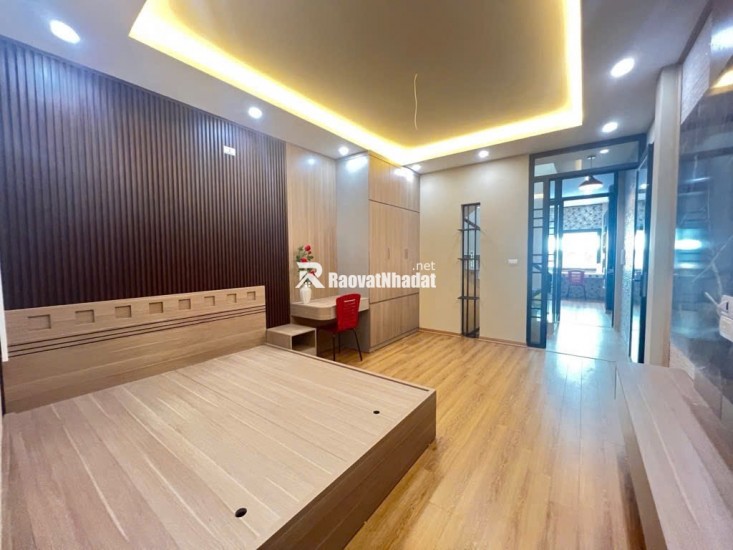 Nguyễn Văn Cừ , nhà đẹp ở ngay , full nội thất ,ngay sát cầu Chương Dương , 2 phút sang Phố Cổ , nhỉnh 11  

 SD - 56m²  dân xây chắc chắn -