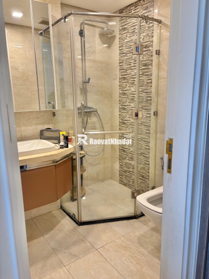 CHO THUÊ CHCC VINHOMES GOLDEN RIVER 70M2 (2PN) CHỈ 26TR/TH. LH 0906322053 LINH.