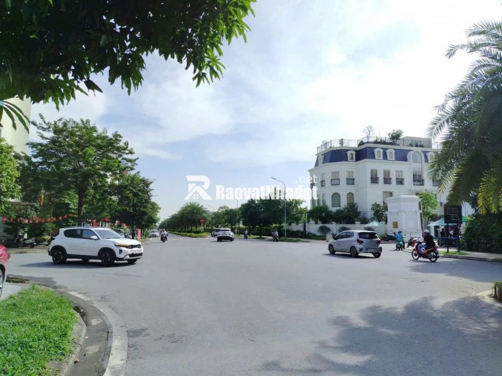 Hàng hiếm có 1 0 2 đây anh chị ơi !!!! 

BÁN NHÀ VIỆT HƯNG ĐƯỜNG Ô TÔ TRÁNH - KINH DOANH - SÁT MẶT PHỐ VIỆT HƯNG