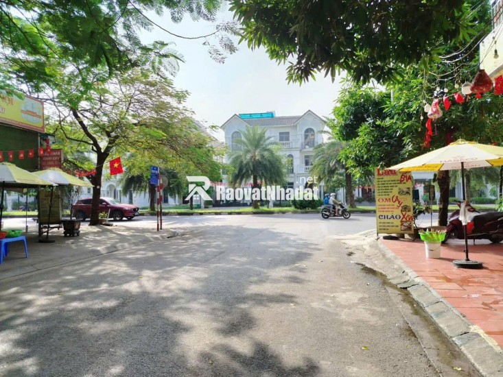 Hàng hiếm có 1 0 2 đây anh chị ơi !!!! 

BÁN NHÀ VIỆT HƯNG ĐƯỜNG Ô TÔ TRÁNH - KINH DOANH - SÁT MẶT PHỐ VIỆT HƯNG