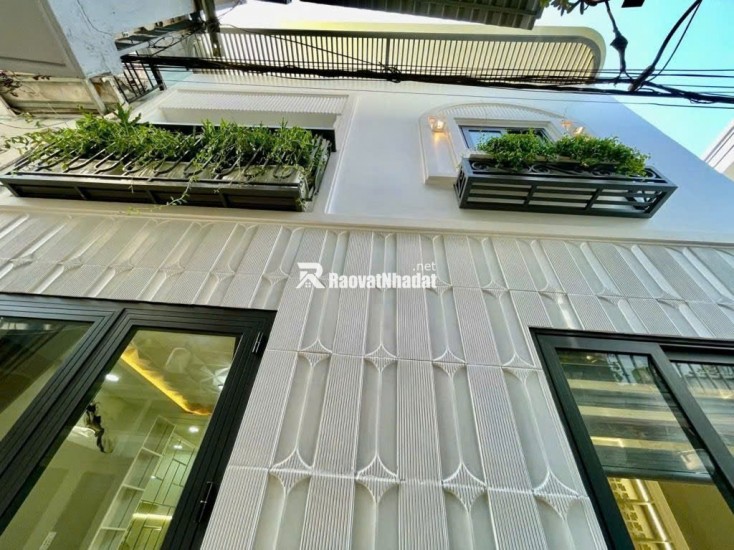 Bán nhà hẻm cạnh đường Nguyễn Văn Linh, Tân Thuận, Quận 7 TPHCM, cách đường xe tải khoảng 20m.