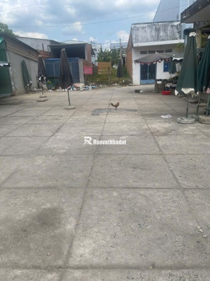 BÁN ĐẤT TẠI CHỢ DT81M2 SHR TRÊN ĐẤT CÓ NHÀ TIỀN CHẾ CỬA KÉO ĐÀI LOAN 950TR LH:0974004184 GẶP TRUNG.