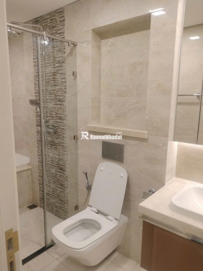 CHO THUÊ CHCC VINHOMES GOLDEN RIVER (TẦNG 20) 72M 2PN, 26TR/TH. LH:0938597537