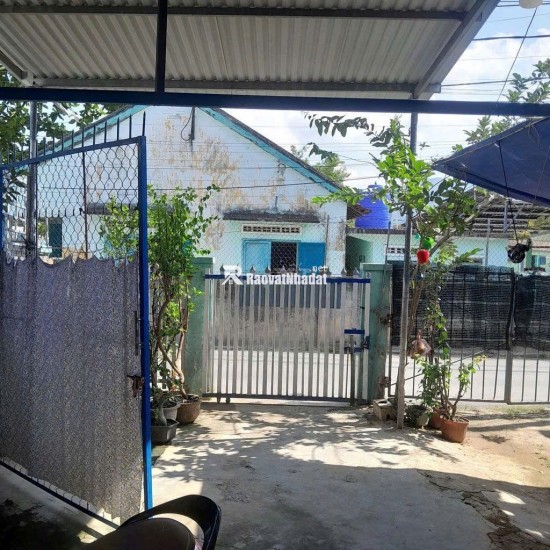 NHÀ VƯỜN KIÊM BÃI GỬI XE