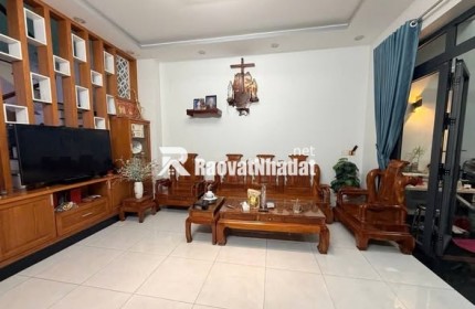 + BÁN NHÀ VƯỜN LÀI QUẬN 12
+ Dt : 4.6m x 37m 172m2
+ Kc : 2 tầng 4 Pn 3vs
+ Giá : 11.8 Tỷ