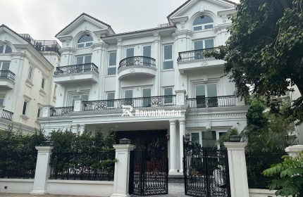 Cực hiếm 2 đơn lập hoa sữa đập thông 1 hầm xây 4 tẩng nổi DTXD hơn 900m sử dụng. Lh:0979144000