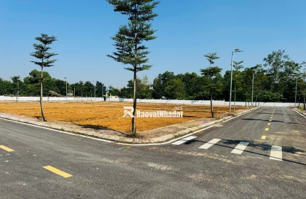 . Giá thấp nhất lô đất 100m2 gần Phú Cát, khu vực trung tâm Hòa Lạc. Phù hợp xây trọ, đầu tư sinh lời, kết nối Metro 5 – Quốc Lộ 21. Liên hệ xem đất