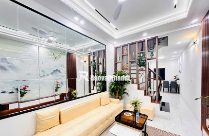 CẦN BÁN NHÀ PHỐ QUAN NHÂN - 33M2 - 5 TẦNG - MT 3.2- GIÁ 8.15 TỶ