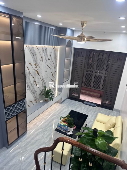 Bán  nhà Hồ Ba Mẫu, quận Đống Đa 6x tỷ ,28m, 3 ngủ , gần đường ô tô , vị trí đẹp, full nội thất, 6x tỷ