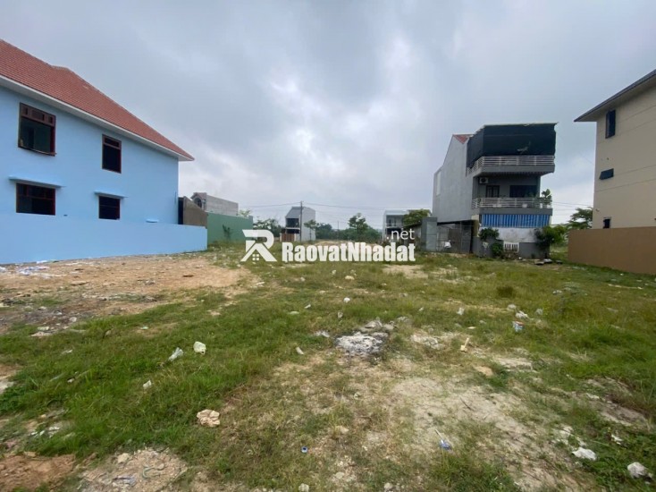 BÁN ĐẤT TP HUẾ, DT 252,6M2 THỔ CƯ, SHR CHỈ 26TR/M2. LH:0773465789