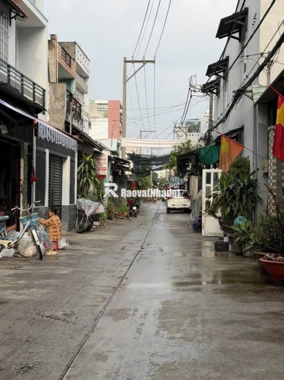 Tân Bình-  hoàn công  3.5*7.5m - 3 tầng Btct - hẻm thẳng 1 trục