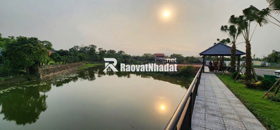 Chính chủ bán gấp lô đất view hồ tại Hòa Lạc 100m2 full thổ cư,sẵn sổ công chứng trong ngày