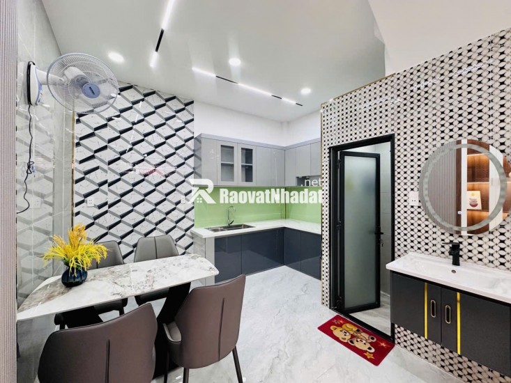 NHÀ GÒ VẤP SÁT MẶT TIỀN GIẢM 1 TỶ CHỐT NHANH