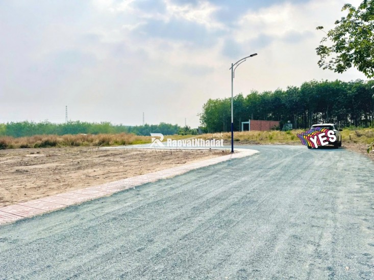 Bán đất ngay khu công nghiệp - DT 500m2 sẵn thổ cư  - Giá chỉ 3xx