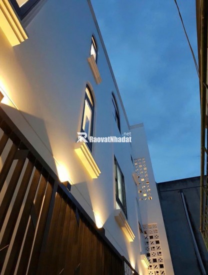 Mua nhà đầu tư sợ nhất là sửa nhà - Căn này khỏi lo
NHÀ ĐẸP SẴN NỘI THẤT - 72M2 - 3 TẦNG 5PN - CÁCH MẶT TIỀN VẠN KIẾP 30M