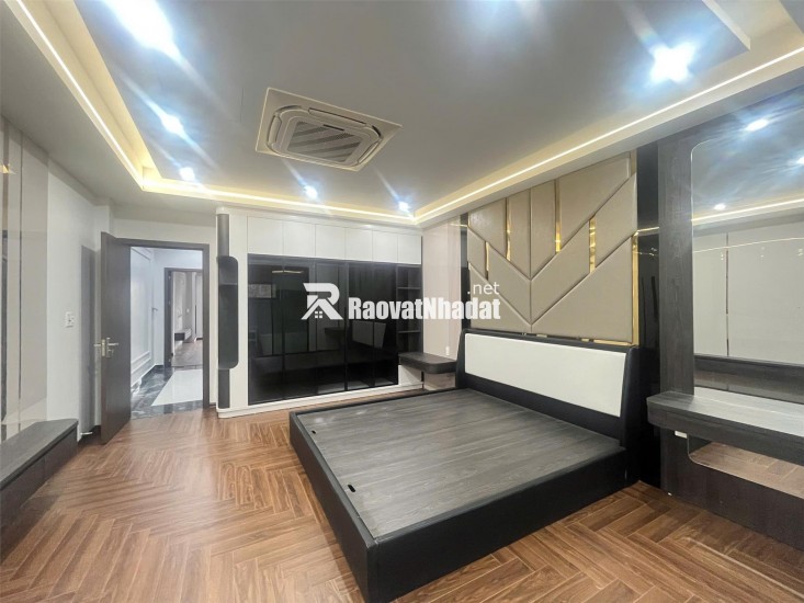 Siêu phẩm nhà đẹp Vũ Chí Thắng 4 tầng mặt tiền 6m