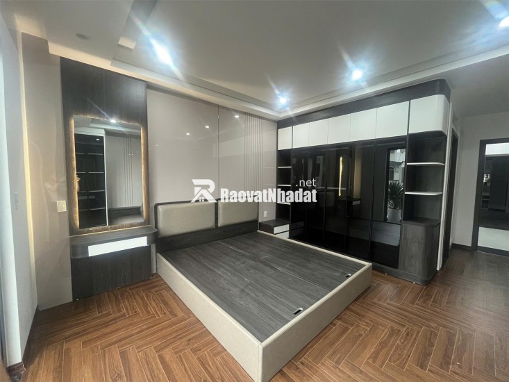 Siêu phẩm nhà đẹp Vũ Chí Thắng 4 tầng mặt tiền 6m