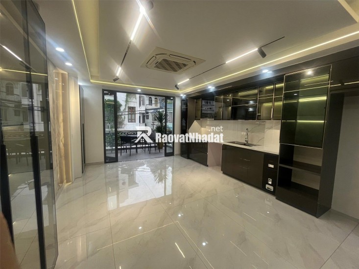 Siêu phẩm nhà đẹp Vũ Chí Thắng 4 tầng mặt tiền 6m