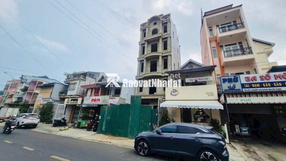 Chính Chủ cần bán nhanh nhà 6 tầng, mặt tiền đường lớn, kinh doanh khách sạn