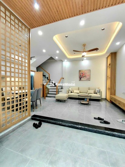 Siêu phẩm nhà đẹp Vũ Chí Thắng 4 tầng mặt tiền 6m