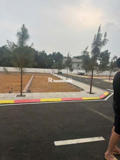 BÁN LÔ HOA HẬU CỔ LIỄN, CỔ ĐÔNG 100M NHỈNH 3TY SÁT TRỤC CHÍNH GẦN ĐHQG HN KHU CNC