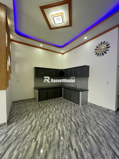 CĂN NHÀ CẤP 4 SÁT ỦY BAN CHÁNH PHÚ HÒA – 165 M2 SHR 1TY 7XX. LH:0868673151.