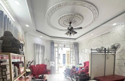 BÁN NHÀ TẠI BÌNH HƯNG HOÀ A. DT 87M2 SHR CHỈ 8.3 TỶ. LH: 0902950730 KHANH.