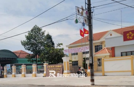 CC BÁN GẤP NHÀ C4, KHU ĐẤT ĐANG LÀM XƯỞNG CƠ KHÍ, GẦN 2500M2 SÁT MT835, CHỈ 14 TỶ. LH:0909327086.