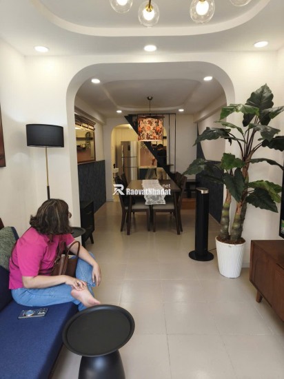 PHÚ NHUẬN – NHÀ ĐẸP FULL NỘI THẤT, HẺM XE HƠI 5M, CHỈ 6.25 TỶ. LH:0775532337.