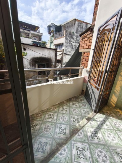 NHÀ ĐẸP LÊ THỊ BẠCH CÁT– QUẬN 11 – 42M2 - CHỈ 5.7 TỶ . LH:0775532337.