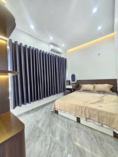 Bán nhà gần khu vực Tân Hưng, Hồ Chí Minh.  Giao thông thuận tiện ra các trục đường chính