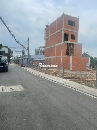 BÁN ĐẤT MẶT TIỀN ĐƯỜNG NHỰA 12M TẶNG MÓNG 4 TẤM CÓ SẴN 5x20m