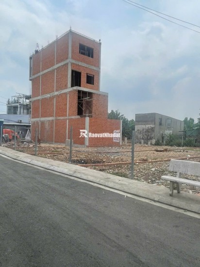 BÁN ĐẤT MẶT TIỀN ĐƯỜNG NHỰA 12M TẶNG MÓNG 4 TẤM CÓ SẴN 5x20m
