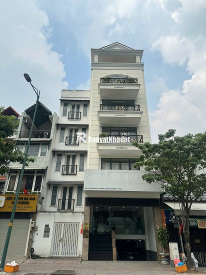 Bán mặt tiền đường Hồng Hà, Trệt 4 lầu ST, DT: 67m2, 9PN, 6WC. Gần CV