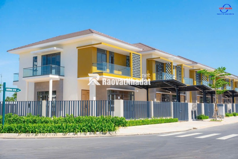 CHỈ 6.8 TỶ CÓ NGAY CĂN BIỆT THỰ 250M2 VIEW SUỐI TRONG KCN VSIP 2, LH:0937995558.