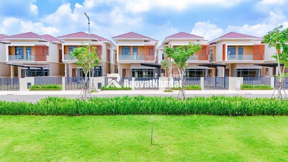 CHỈ 6.8 TỶ CÓ NGAY CĂN BIỆT THỰ 250M2 VIEW SUỐI TRONG KCN VSIP 2, LH:0937995558.