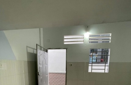 BÁN GẤP DÃY TRỌ 1 KI-ỐT 5 PHÒNG, NGAY BẾN CÁT BÌNH DƯƠNG, THỔ CƯ ĐẦY ĐỦ, PHÁP LÍ RÕ RÀNG