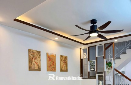 Bán nhà phố miếu hai xã, 3 mặt thoáng