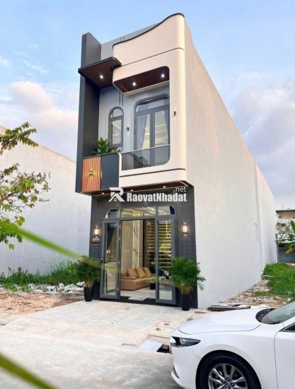 Chủ Nhà Cần Bán Gấp! Nhà 120M², 1 Trệt 1 Lầu, 3PN, Sổ Hồng Riêng Chỉ 2 Tỷ Ngay Trung Tâm Thủ Dầu Một