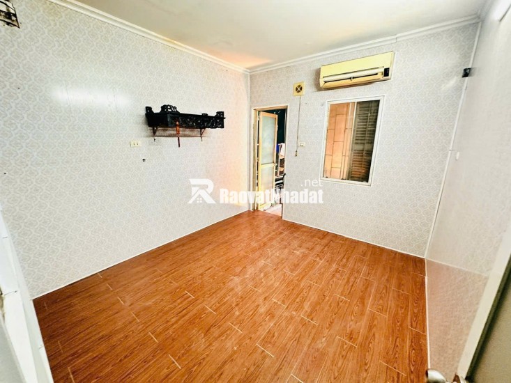 Bán nhà chính chủ 2,5 tầng ngõ 230/79 Định Công Thượng. LH:0968723972.