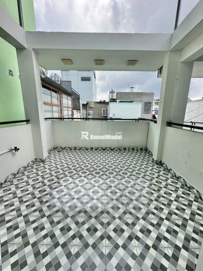 Bán nhà Q10 Cách mạng tháng 8 ngang 6m 4 tầng 95m2: 8,9 tỷ. Trí 0967638168
