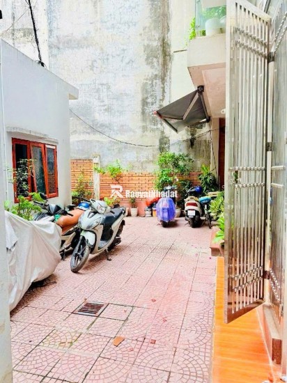 SIÊU PHẨM- BA ĐÌNH gần ngay Lăng Bác 40m chỉ 2xx/m