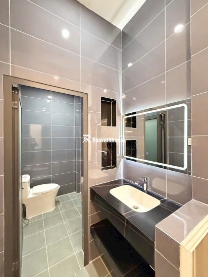 Chủ Nhà Cần Bán Gấp! Nhà 120M², 1 Trệt 1 Lầu, 3PN, Sổ Hồng Riêng Chỉ 2 Tỷ Ngay Trung Tâm Thủ Dầu Một