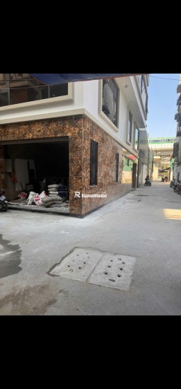 BÁN NHÀ 7 TẦNG, GÓC 3 MẶT ĐƯỜNG, SỐ 4 NGÕ 521 NGUYỄN TRÃI. LH:0393111533 HOẶC 0934306688.