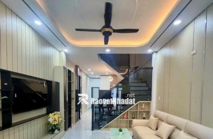  Tìm Đâu Ra! Nhà 1 Trệt 1 Lầu vị trí đẹp 120m² có sổ hồng riêng Tại Thủ Dầu Một