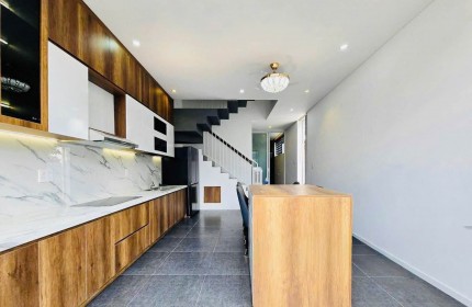  BÁN NHÀ ĐẸP TẠI VỊ TRÍ CỰC HOT TẠI LIÊN CHIỂU DIỆN TÍCH SỬ DỤNG HƠN 180m2 GIÁ CHỈ 4 TỶ HƠN 