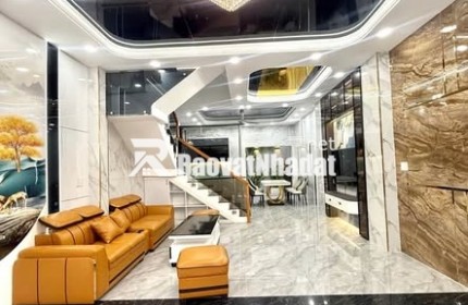 NHÀ MỚI TẶNG FULL NỘI THẤT Ở NGAY DTSD 290M2 CHỈ NHỈNH 5 TỶ
