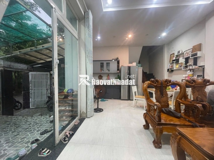 7 tỷ 2 - 100m ngang hơn 8m nhà 3 tầng kiên cố sát Vạn Phúc City - HẺM XE HƠI TỚI CỬA